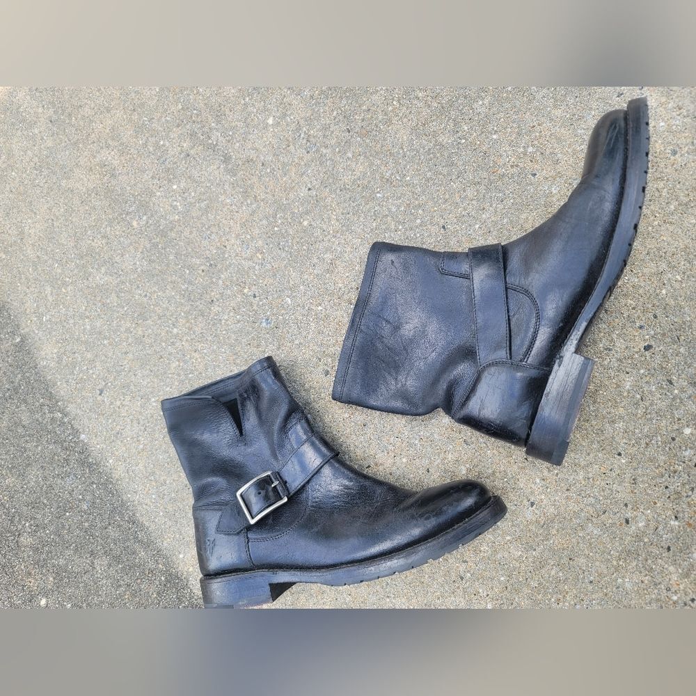 FRYE Women’s Black Leather Veronica Bootie